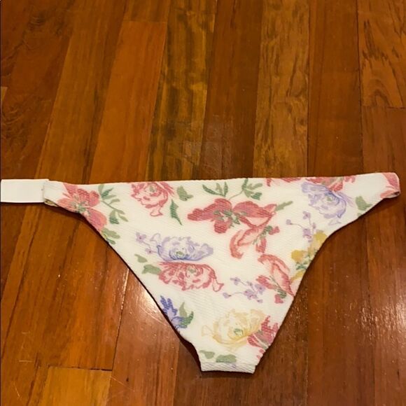 Chelsea 28 New Floral Bikini bottoms - Picture 5 of 8